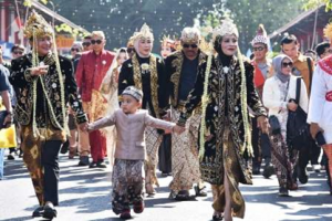 Karnaval Budaya HUT Kuningan ke-528 Meriah